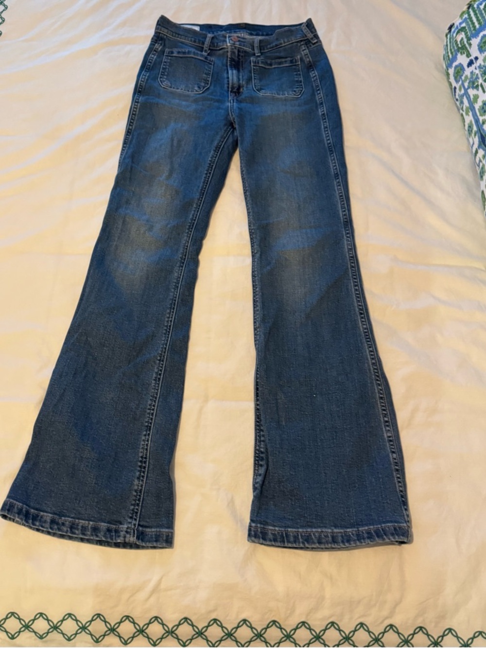 Gap Classic Women's Flared Jeans in Dark Blue